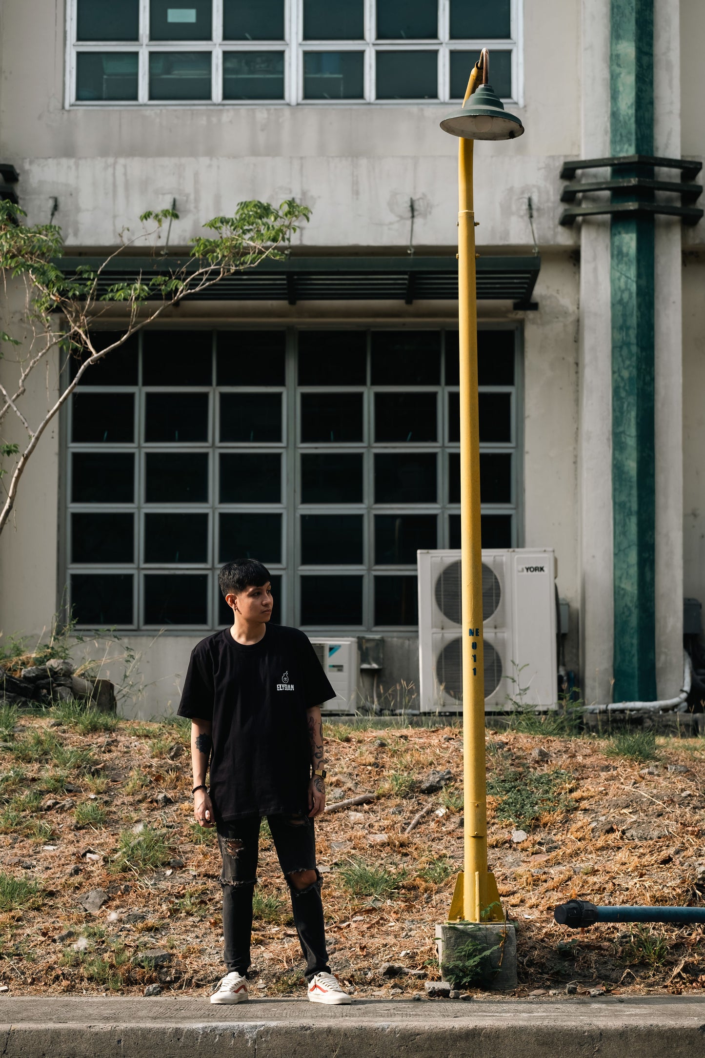 LOGO TEE - BLACK